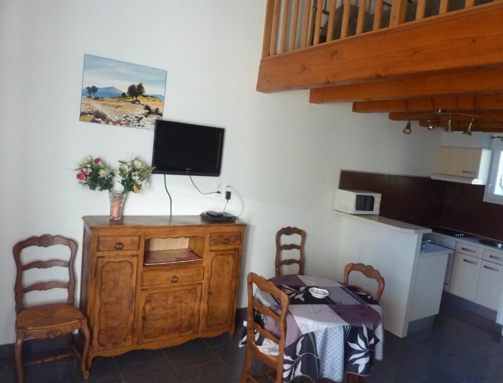 Appart'Hotel Les Rochers Auriol Kamer foto